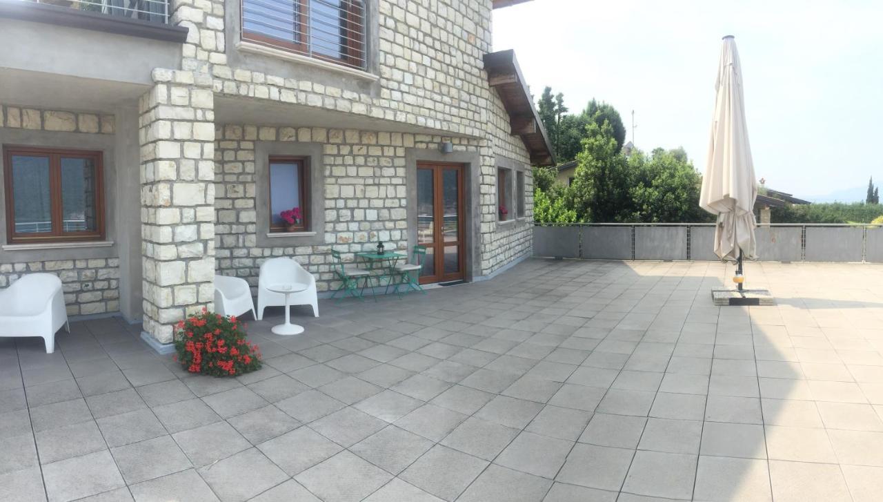 Vela Di Soleville Camere Con E Senza Vista Lago Con Ristorante & Pizzeria Sale Marasino Luaran gambar