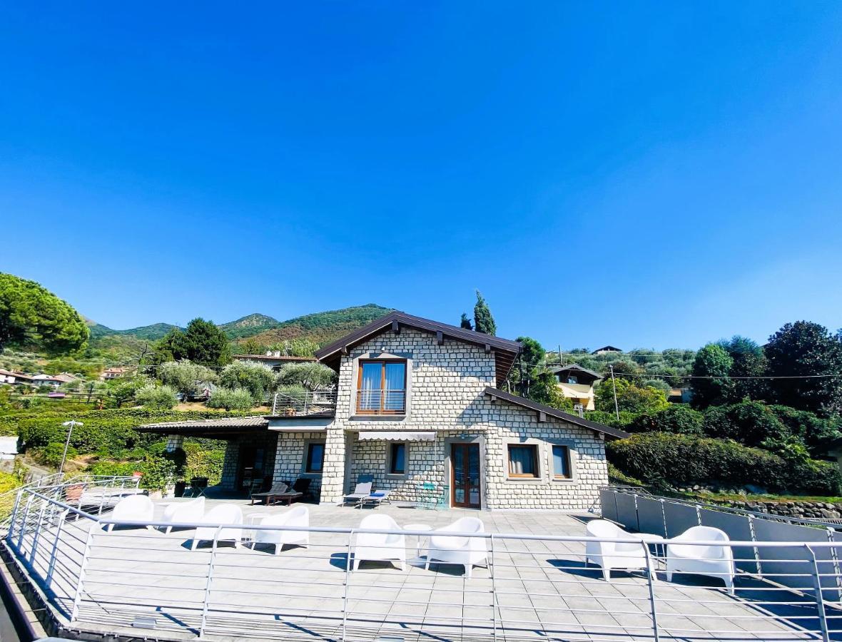 Vela Di Soleville Camere Con E Senza Vista Lago Con Ristorante & Pizzeria Sale Marasino Luaran gambar