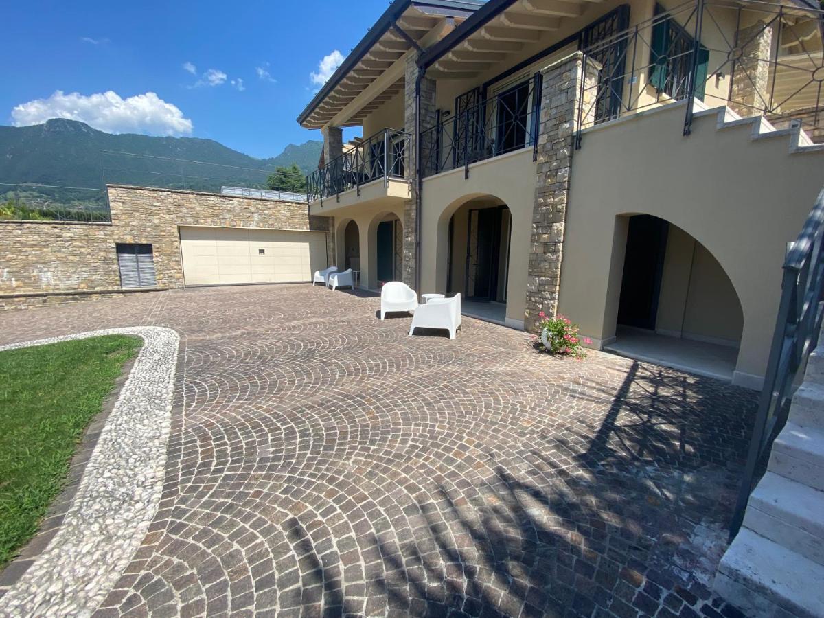 Vela Di Soleville Camere Con E Senza Vista Lago Con Ristorante & Pizzeria Sale Marasino Luaran gambar