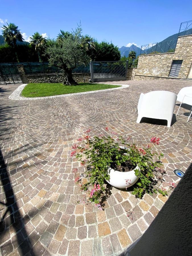 Vela Di Soleville Camere Con E Senza Vista Lago Con Ristorante & Pizzeria Sale Marasino Luaran gambar